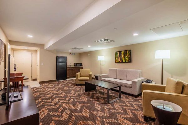 DoubleTree by Hilton Hotel Lawrence by null