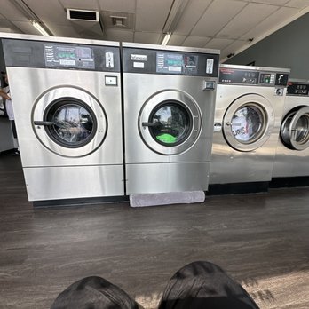 Coin Laundry - Large washers - Laundry Services Near Me - Azusa, California Coin Laundry - Large washers - Laundry Services Near Me - Azusa, California