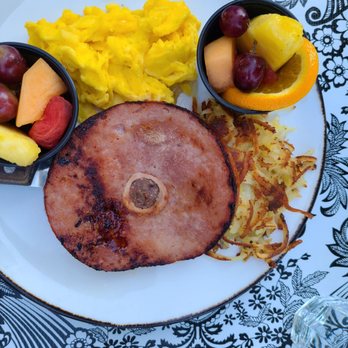 Linn's Restaurant - Ham and Eggs - American Near Me - Cambria, California Linn's Restaurant - Ham and Eggs - American Near Me - Cambria, California
