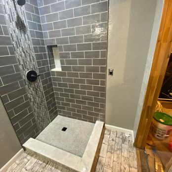Remoluxe USA - a shower in a bathroom - Drywall Installation & Repair Near Me - Casselberry, Florida Remoluxe USA - a shower in a bathroom - Drywall Installation & Repair Near Me - Casselberry, Florida