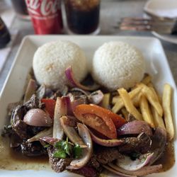 El Pollo Kri-ollo - 1. Lomo Saltado with 2 Scoops of Rice and a must have Come!