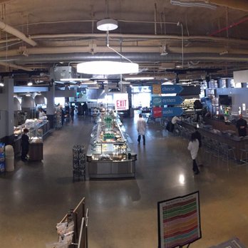 Mariano's - First level - Salad Bar Center w/hot food bar beyond, wine bar on the right and an assortment of pizzas on the left - Grocery Near Me - Chicago, Illinois Mariano's - First level - Salad Bar Center w/hot food bar beyond, wine bar on the right and an assortment of pizzas on the left - Grocery Near Me - Chicago, Illinois