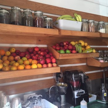 YAO Pressed Juicery - Workspace - Juice Bars & Smoothies Near Me - Lisbon, 11