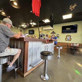 Pappy’s Pizza NY Style - Bar and partial dining area. - Chicken Wings Near Me - Adairsville, Georgia Pappy’s Pizza NY Style - Bar and partial dining area. - Chicken Wings Near Me - Adairsville, Georgia