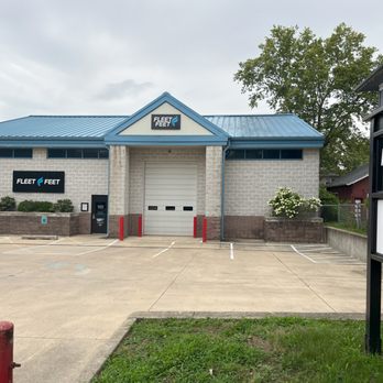 Fleet Feet - Sports Wear Near Me - Decatur, Illinois Fleet Feet - Sports Wear Near Me - Decatur, Illinois