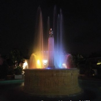 Beverly Gardens Park - The Electric Fountain at Beverly Gardens Park in Beverly Hills, California. Photo by, George Vreeland Hill - Parks Near Me - Beverly Hills, California