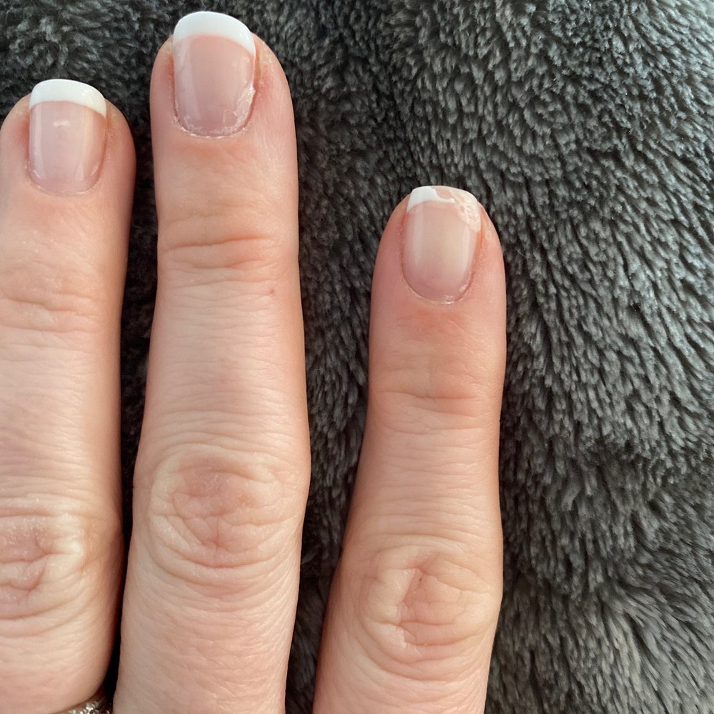 Leon Nails - Nail Salons Near Me - Algonquin, Illinois