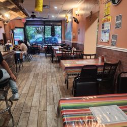 Tortilleria Taqueria Lenchita - Indoor seating