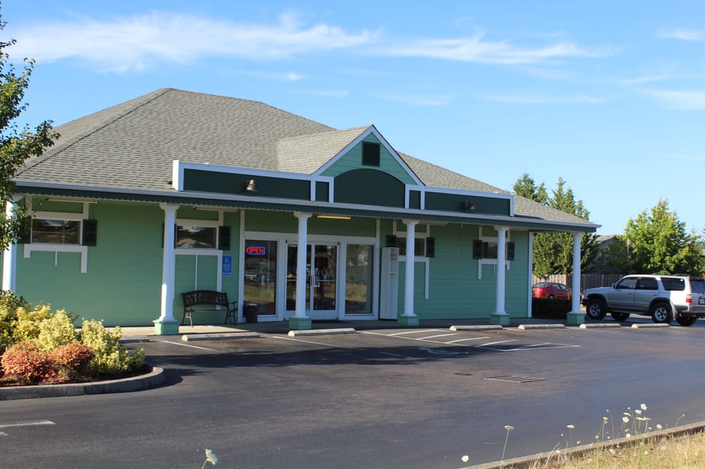 Stayton Liquor Logo