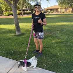 Maui Tropix - It's a Maui Built Day!  Zia is even sporting her Maui Built leash.
