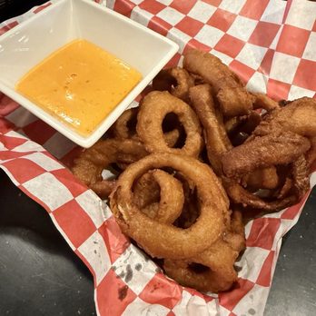 Pitchers Pub - Beer battered O rings - Pubs Near Me - Philadelphia, Pennsylvania Pitchers Pub - Beer battered O rings - Pubs Near Me - Philadelphia, Pennsylvania