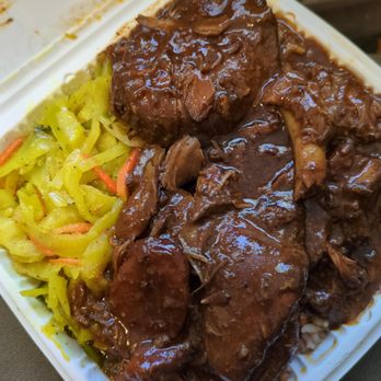 Ocean Blui Grill - brown stew chicken - Caribbean Near Me - Waldorf, Maryland Ocean Blui Grill - brown stew chicken - Caribbean Near Me - Waldorf, Maryland