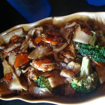 Thai Tom - Pad see eww - Thai Near Me - Seattle, Washington