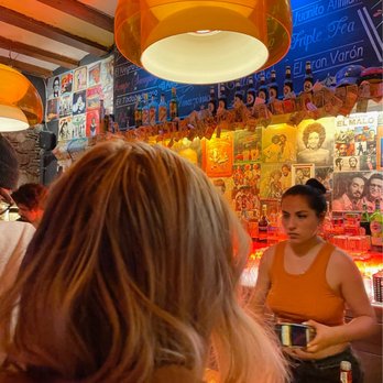 El Bombón - Bars Near Me - Barcelona, B