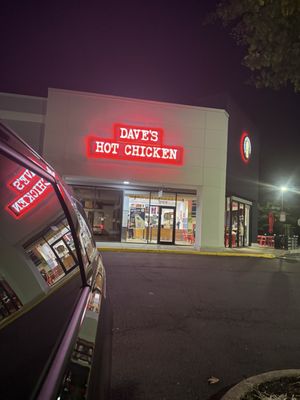 Dave's Hot Chicken by null