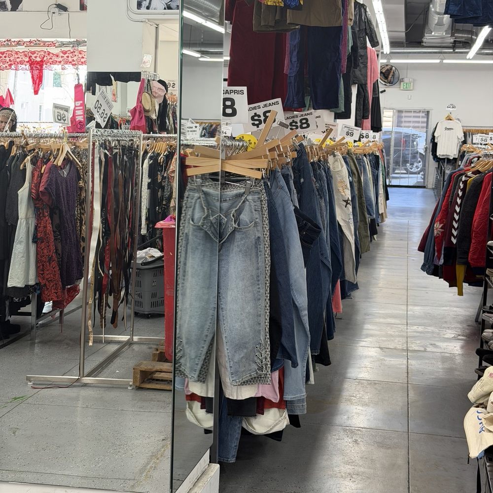 PUBLIC ESTRELLAS - Thrift Stores Near Me - Los Angeles, California PUBLIC ESTRELLAS - Thrift Stores Near Me - Los Angeles, California