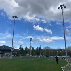 Veterans Park - The town's most active park site with athletic fields and courts, playgrounds, dog park, jogging paths and two ponds.