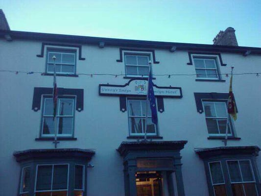 Gwesty'r Emlyn Hotel by null
