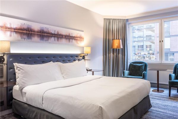 Hilton Helsinki Strand by null