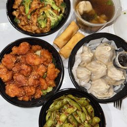 Chicken and broccoli, Sesame Chicken, Soup Dumpling(6pcs)-, Edamame spicy, Fried Vegtable Spring Rolls(2pcs)-