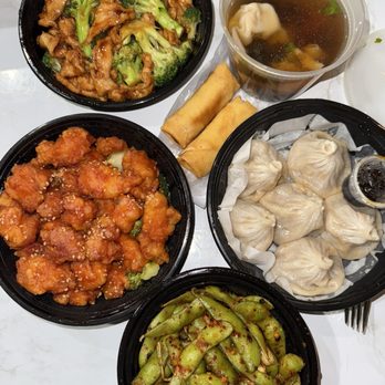 Hui Restaurant & Bar - Chicken and broccoli, Sesame Chicken, Soup Dumpling(6pcs)-, Edamame spicy, Fried Vegtable Spring Rolls(2pcs)- - Bars Near Me - New York, New York