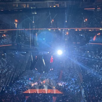 United Center - Blinding light at United Center - Stadiums & Arenas Near Me - Chicago, Illinois United Center - Blinding light at United Center - Stadiums & Arenas Near Me - Chicago, Illinois