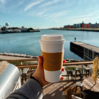 Anna's On The Lake - Outside - Coffee & Tea Near Me - Kenosha, Wisconsin