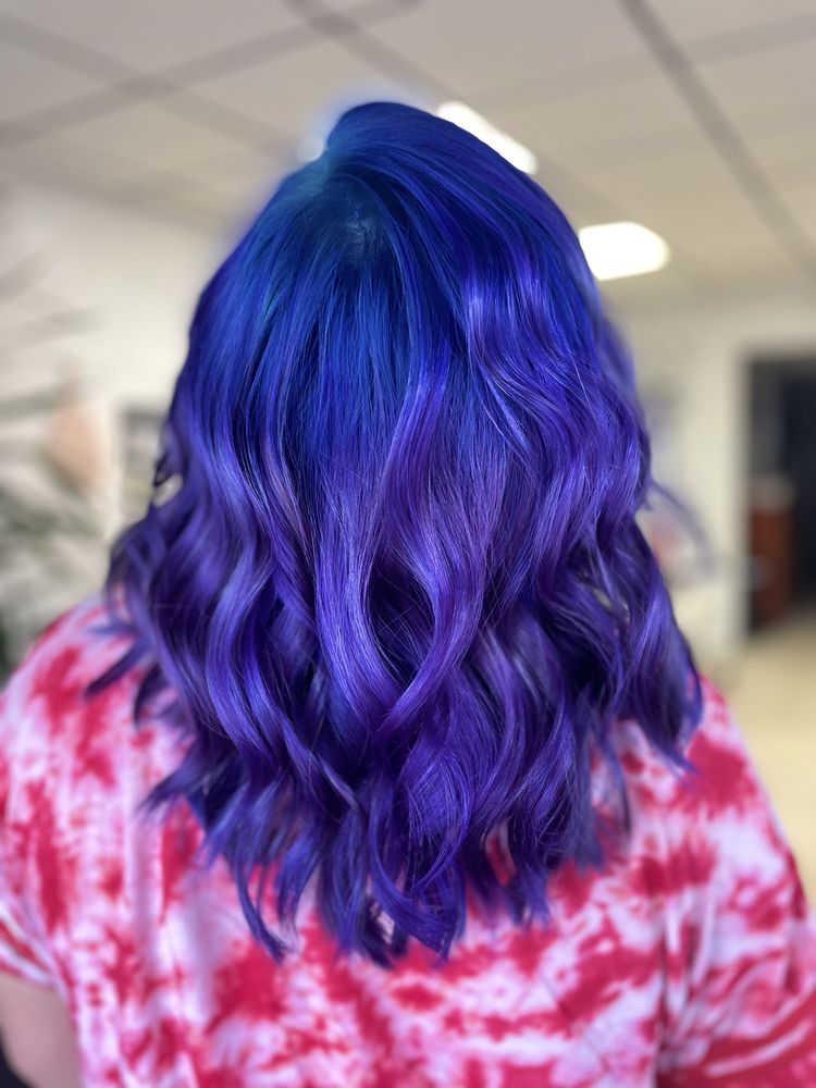 Hair by Heidi Elizabeth Logo