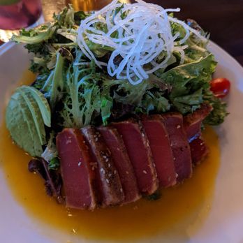 Taylors Landing - Seared Tuna Salad - Bars Near Me - Don Mills, Ontario