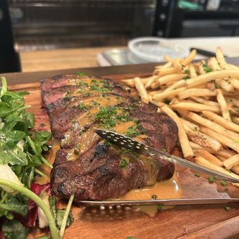 Le Mazet - Wine Bars Near Me - West Hartford, Connecticut