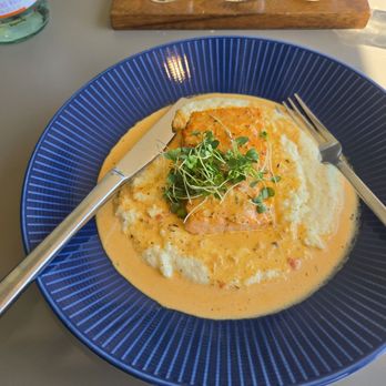 Jula’s on the Potomac - SALMON and grits - Breakfast & Brunch Near Me - Alexandria, Virginia Jula’s on the Potomac - SALMON and grits - Breakfast & Brunch Near Me - Alexandria, Virginia