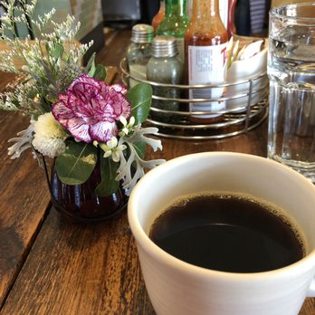 Kitchen Sunnyside - Coffee and flowers - Breakfast & Brunch Near Me - Mill Valley, California
