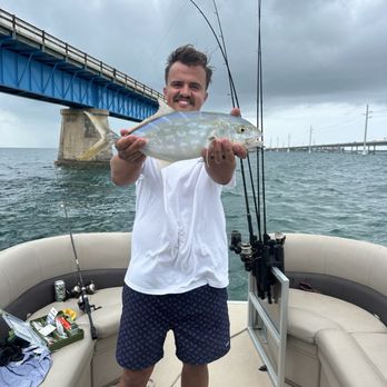 Marathon Pontoon Rental - Fishing under 7 mile bridge - Boat Tours Near Me - Marathon, Florida