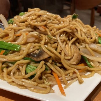 Han Palace Barracks Row - Vegetable lo mein - Dim Sum Near Me - Washington, DC, District of Columbia