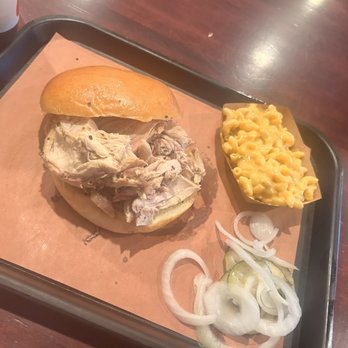 Smokehouse 41 - Pulled chicken sandwich - Barbeque Near Me - Oakhurst, California Smokehouse 41 - Pulled chicken sandwich - Barbeque Near Me - Oakhurst, California