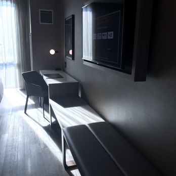 AC Hotel Boston Downtown - Very elegant - Hotels Near Me - Boston, Massachusetts