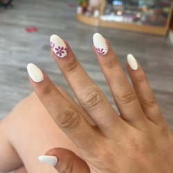 Nice Nails - Amazing nails done by amazing people make sure to ask for june3 she's the sweetest (i think that's her name)