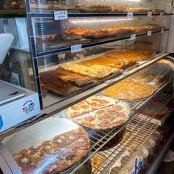 GiGi's NY Style Pizza - Pizzas