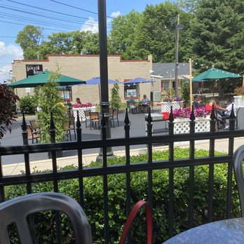 Harry's Hotdogs - Outdoor seating - Hot Dogs Near Me - Sadsburyville, Pennsylvania Harry's Hotdogs - Outdoor seating - Hot Dogs Near Me - Sadsburyville, Pennsylvania