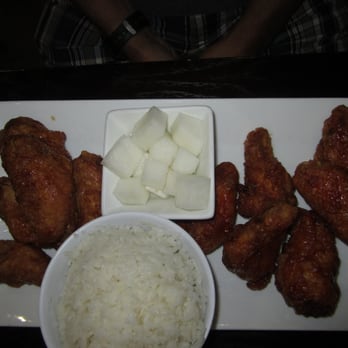 Bonchon Sunnyvale - medium wings w/rice (1/2 garlic-soy & 1/2 spicy) - Chicken Wings Near Me - Sunnyvale, California