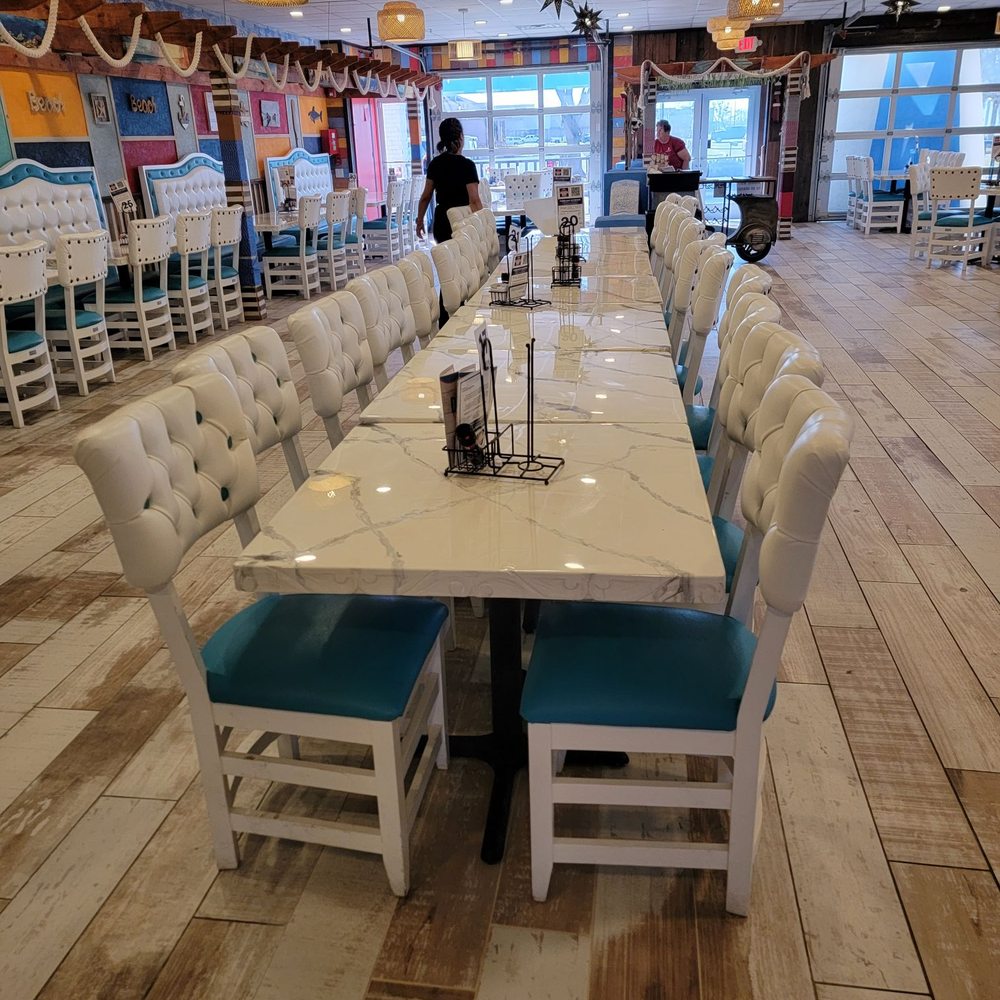 Superior Crab - Nice seating options for a group, gonna bring our Friends ends & Neighbors group here soon. - Seafood Near Me - Foley, Alabama