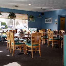 Overflow seating (to the left of the entrance)