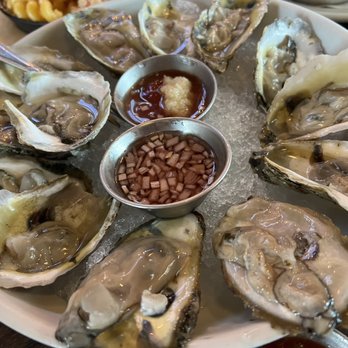 The Black Marlin - $1 oyster Mondays - Seafood Near Me - Tustin, California