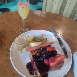 Café Breton - Pan francés con mimosa