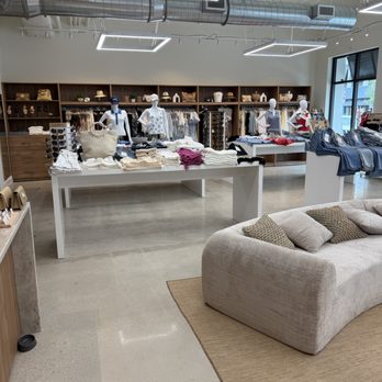 Hudson Square Boutique - Women's Clothing Near Me - Venice, Florida Hudson Square Boutique - Women's Clothing Near Me - Venice, Florida