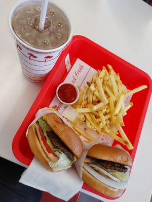 In-N-Out Burger by null
