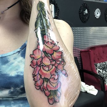 Tattoos And Smoke - Tattoo Near Me - Las Vegas, Nevada