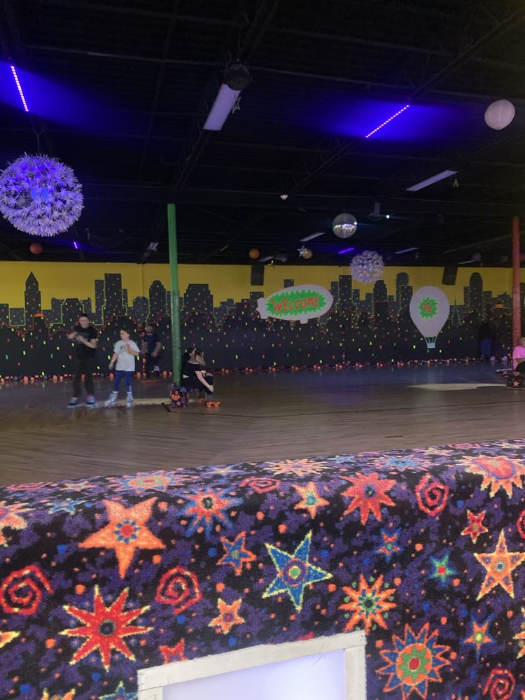 ROLLER CITY Updated September 2024 19 Photos & 19 Reviews 6445 W