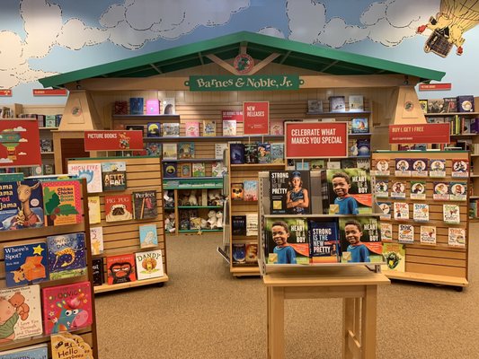 Barnes Noble 31325 Pacific Hwy S Federal Way Wa Book Stores Mapquest