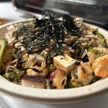 Poké House - Winchester - Medium Build Your Own (3 Scoops) - Hawaiian Near Me - San Jose, California Poké House - Winchester - Medium Build Your Own (3 Scoops) - Hawaiian Near Me - San Jose, California